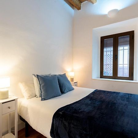 Holi-Rent Gonzalez Cuadrado Apartment Севиля Екстериор снимка
