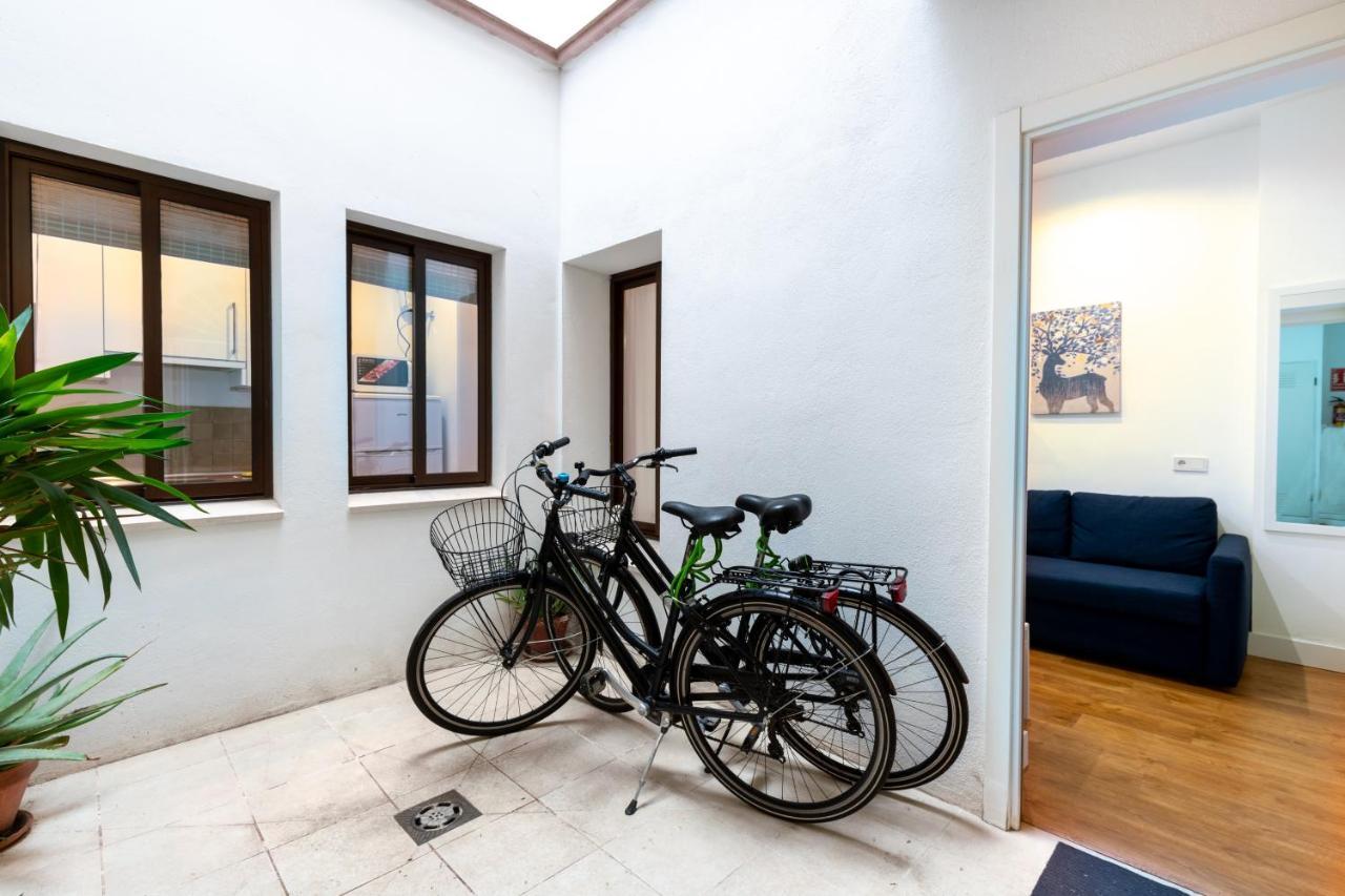 Holi-Rent Gonzalez Cuadrado Apartment Севиля Екстериор снимка