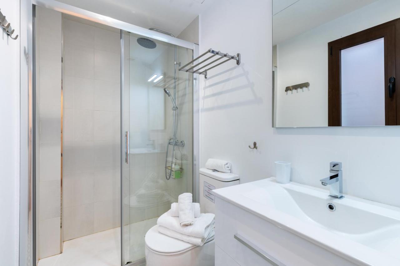 Holi-Rent Gonzalez Cuadrado Apartment Севиля Екстериор снимка